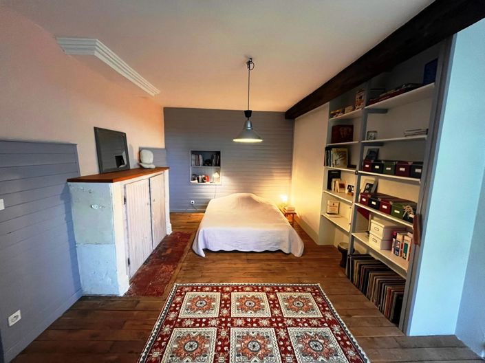 Image No.6-5 Bed House for sale