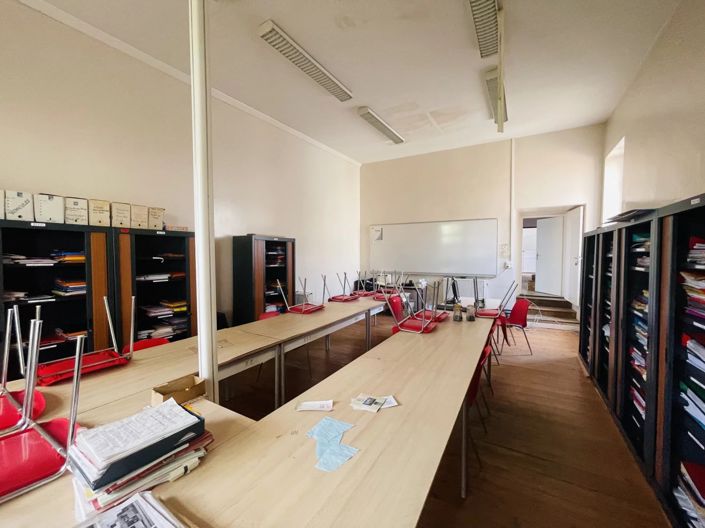 Image No.8-5 Bed Commercial for sale