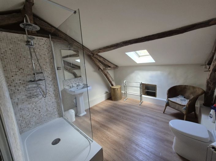 Image No.9-6 Bed House for sale