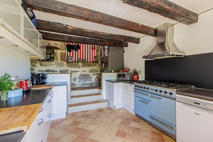 Image No.5-7 Bed Village House for sale