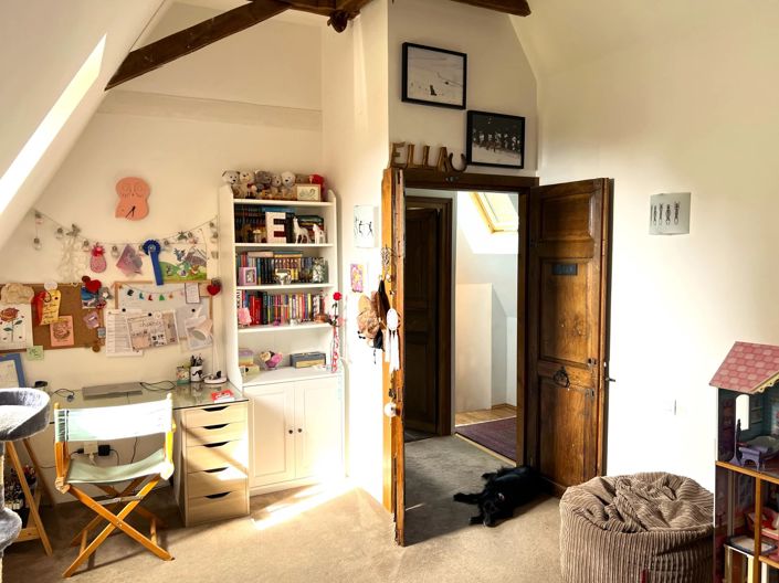 Image No.9-7 Bed Village House for sale