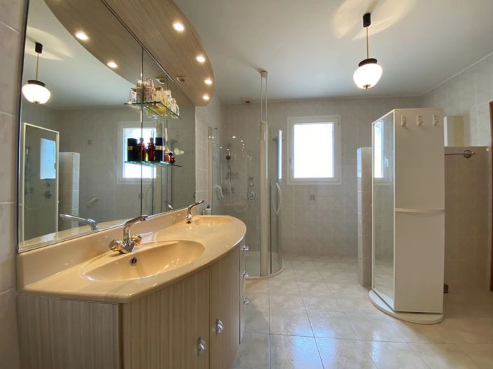 Image No.9-3 Bed House for sale