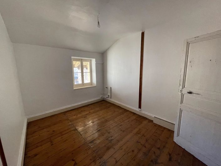 Image No.10-7 Bed House for sale