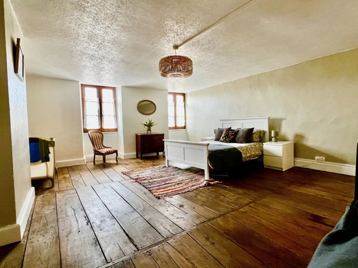 Image No.9-4 Bed House for sale