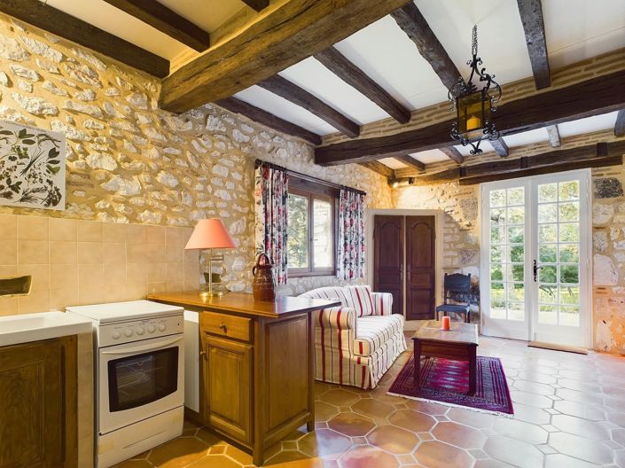 Image No.12-6 Bed House for sale