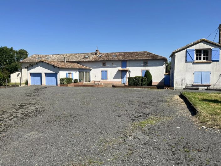 Image No.2-4 Bed Farmhouse for sale