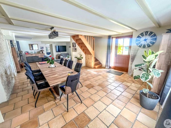 Image No.5-6 Bed Village House for sale