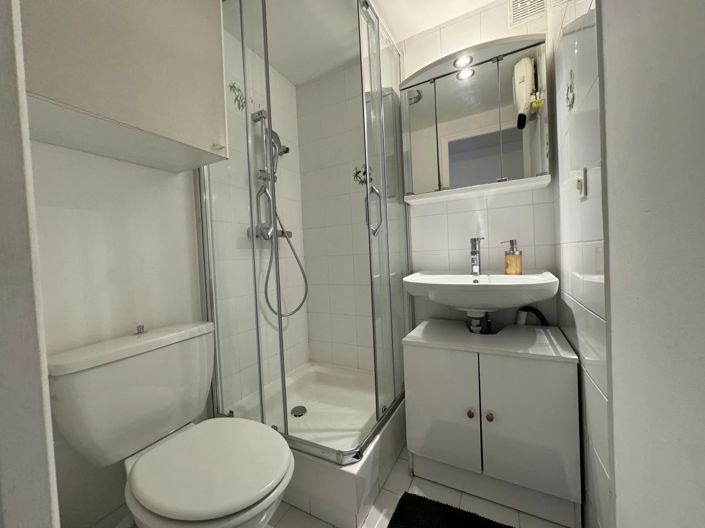 Image No.5-2 Bed Property for sale