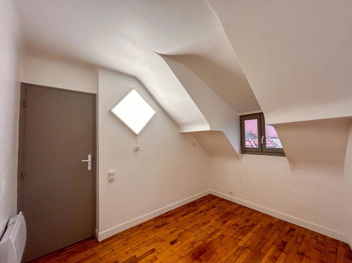 Image No.10-4 Bed Village House for sale