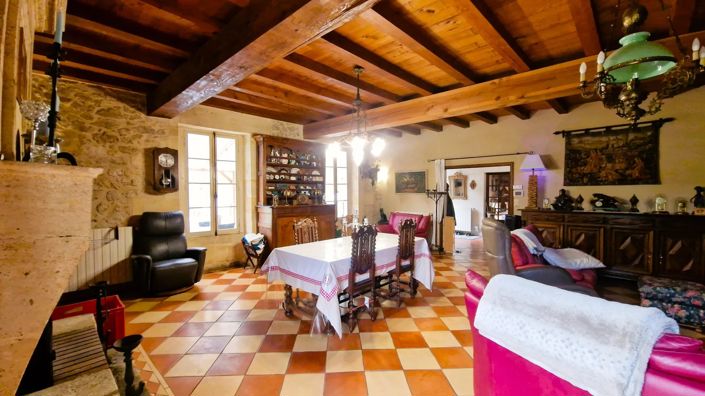 Image No.10-3 Bed House for sale