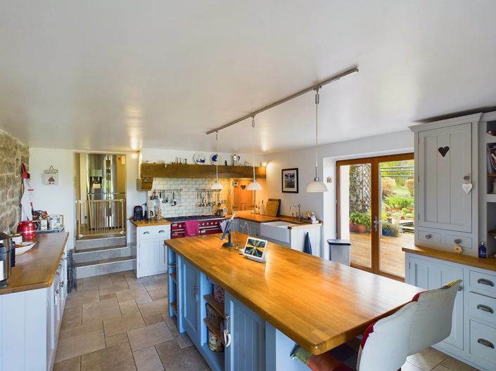 Image No.4-5 Bed House for sale