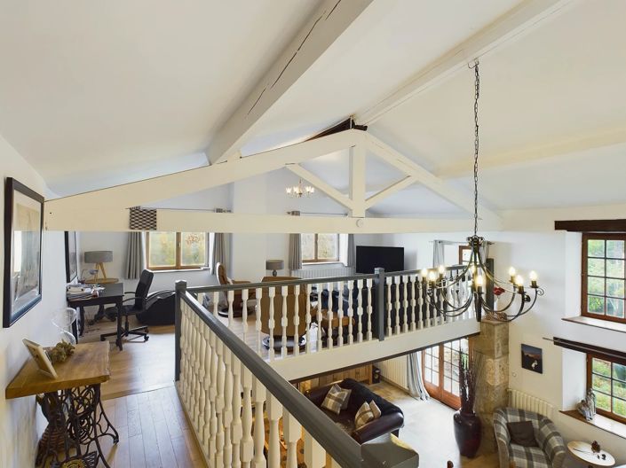 Image No.6-5 Bed House for sale