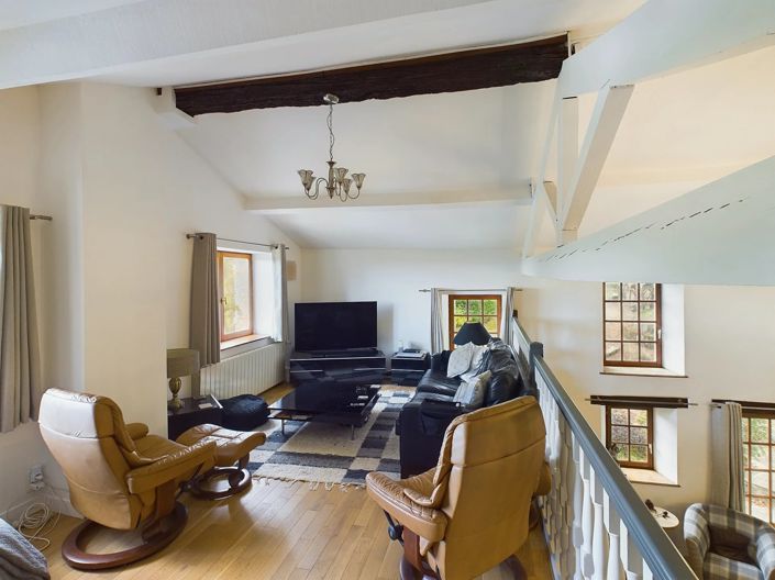 Image No.7-5 Bed House for sale