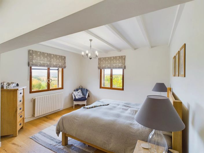 Image No.8-5 Bed House for sale