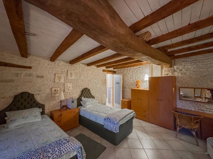 Image No.11-4 Bed House for sale