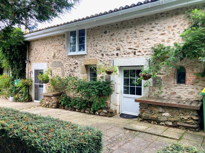 Image No.1-3 Bed Farmhouse for sale