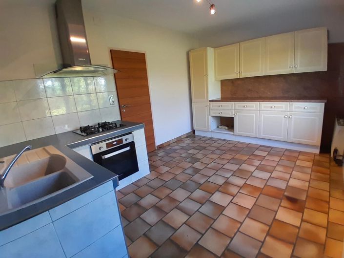 Image No.8-3 Bed House for sale