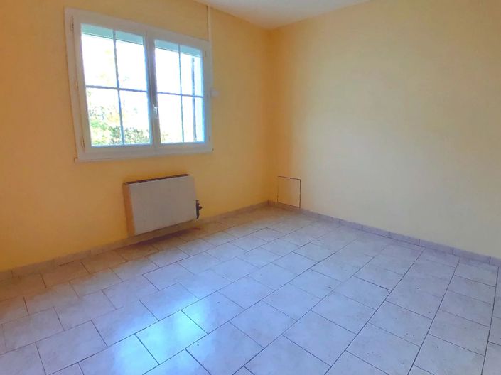 Image No.10-3 Bed House for sale