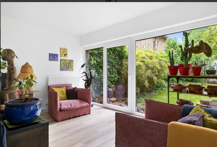 Image No.2-4 Bed House for sale