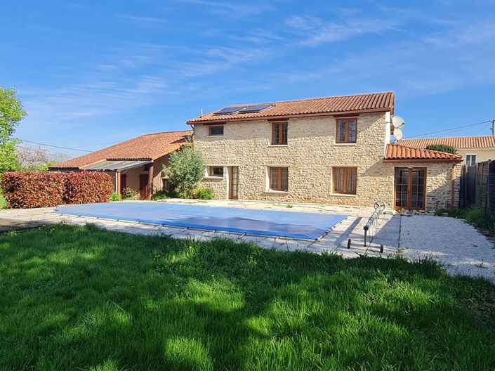 Image No.1-4 Bed House for sale