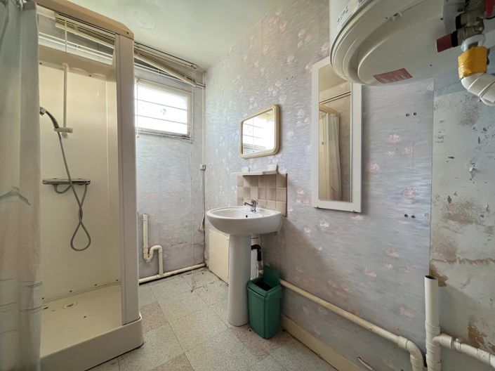 Image No.10-3 Bed House for sale