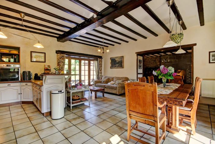 Image No.9-5 Bed House for sale