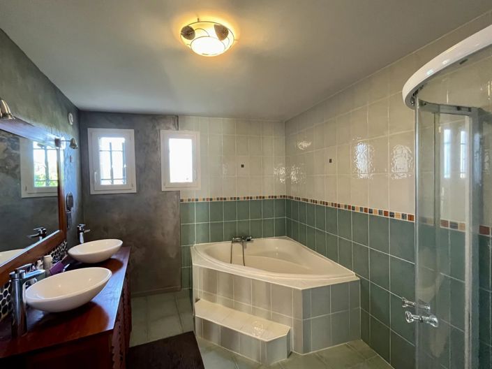 Image No.13-3 Bed House for sale