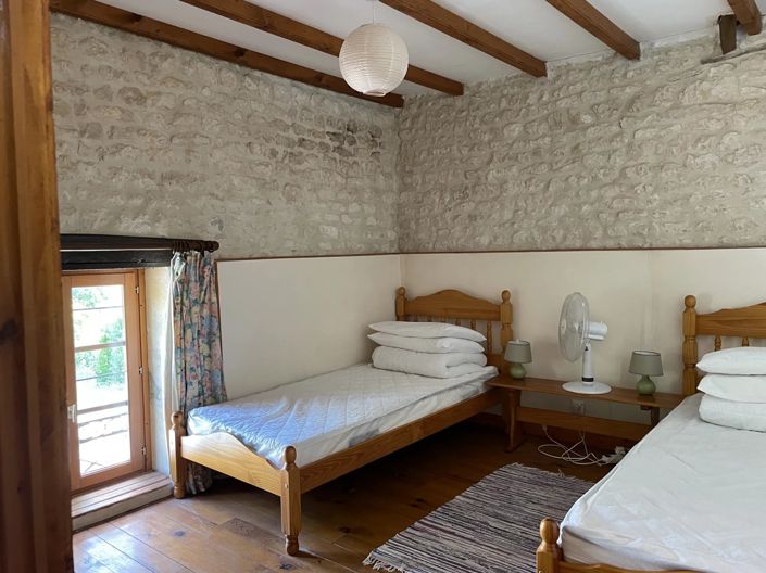 Image No.11-16 Bed House for sale