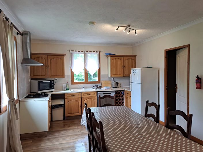 Image No.5-16 Bed House for sale