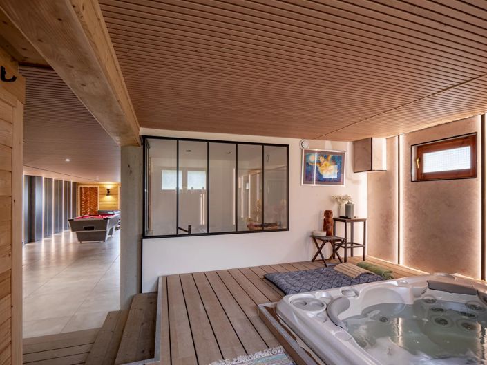 Image No.8-4 Bed Chalet for sale