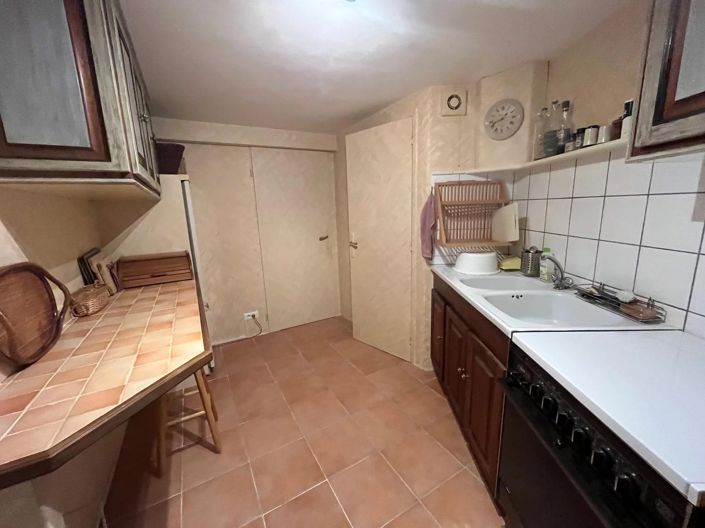 Image No.9-3 Bed House for sale