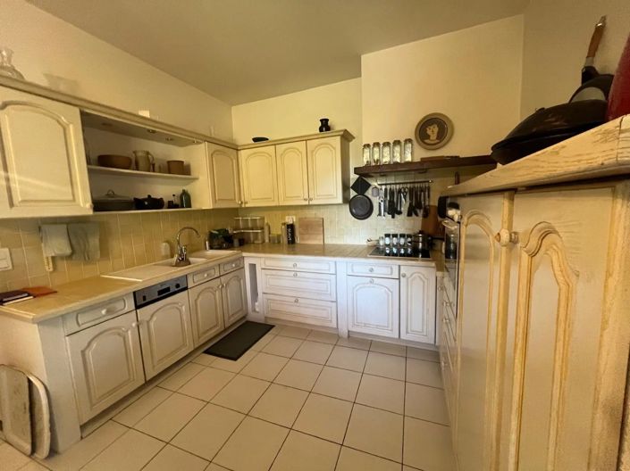 Image No.11-3 Bed House for sale