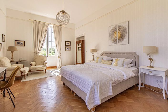 Image No.9-10 Bed House for sale