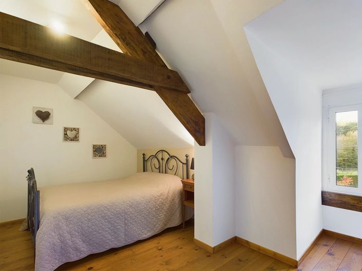 Image No.8-8 Bed House for sale