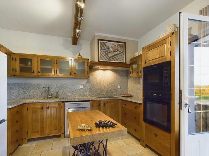 Image No.4-8 Bed House for sale