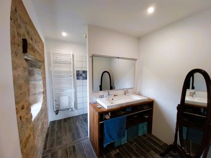 Image No.12-8 Bed House for sale