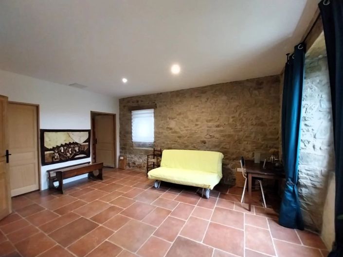 Image No.6-8 Bed House for sale