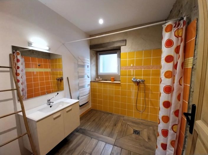 Image No.7-8 Bed House for sale