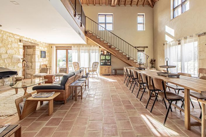 Image No.6-10 Bed House for sale