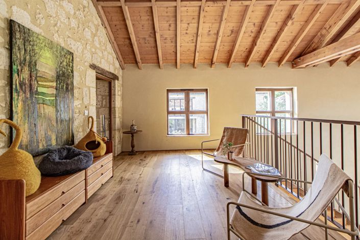 Image No.8-10 Bed House for sale