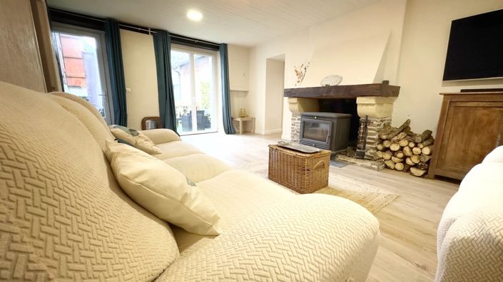 Image No.10-3 Bed House for sale