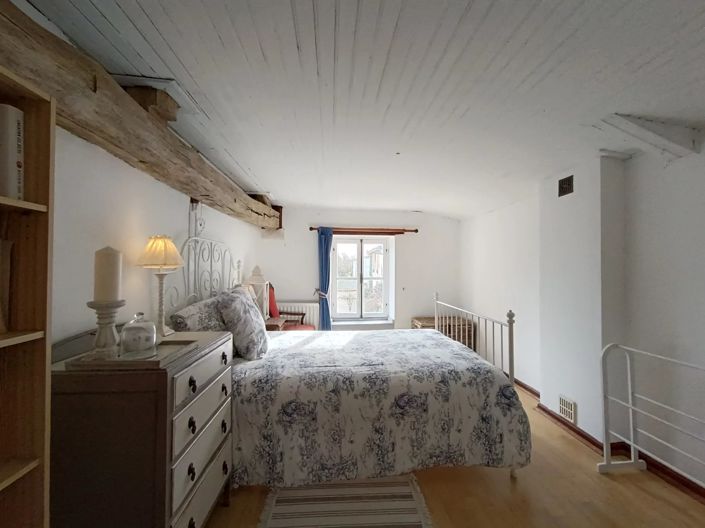 Image No.9-7 Bed House for sale