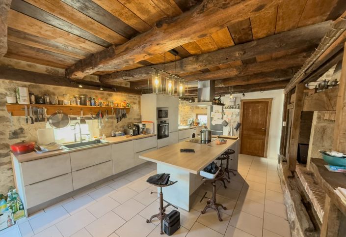 Image No.5-7 Bed House for sale