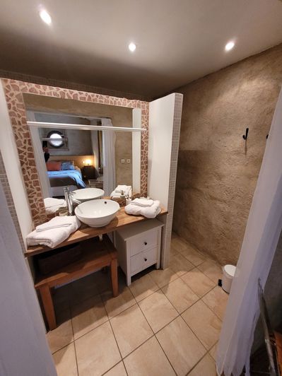 Image No.15-8 Bed House for sale