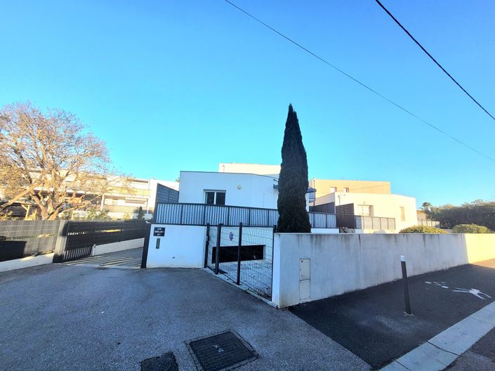 Image No.3-1 Bed House for sale