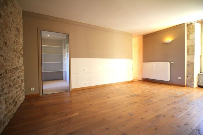 Image No.9-5 Bed House for sale