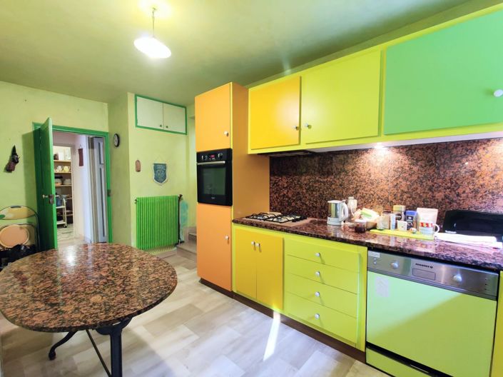 Image No.8-4 Bed House for sale