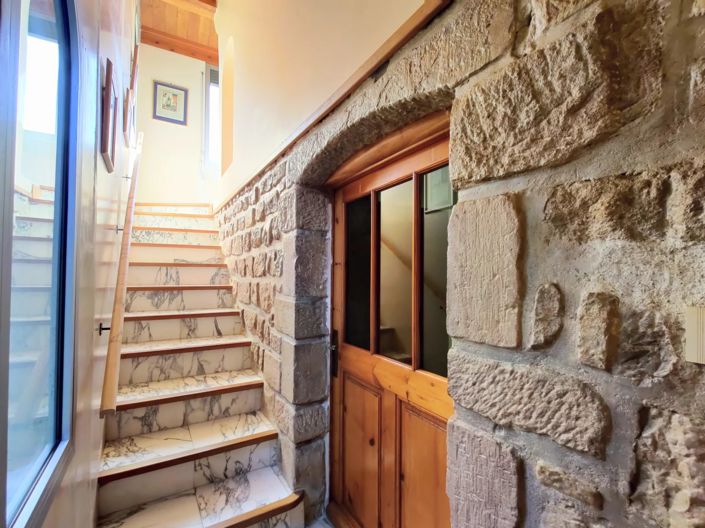 Image No.9-4 Bed House for sale