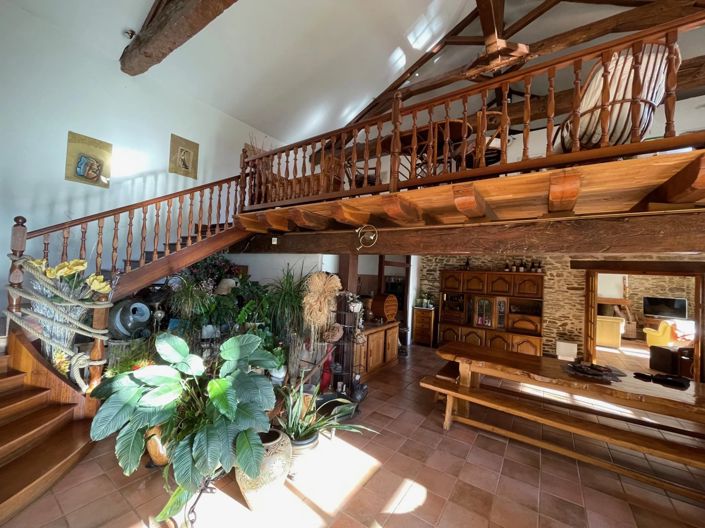 Image No.5-2 Bed House for sale