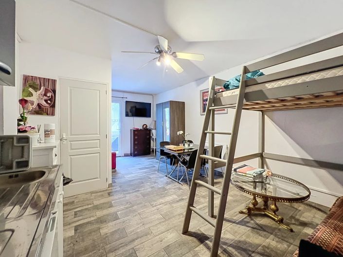 Image No.10-7 Bed House for sale